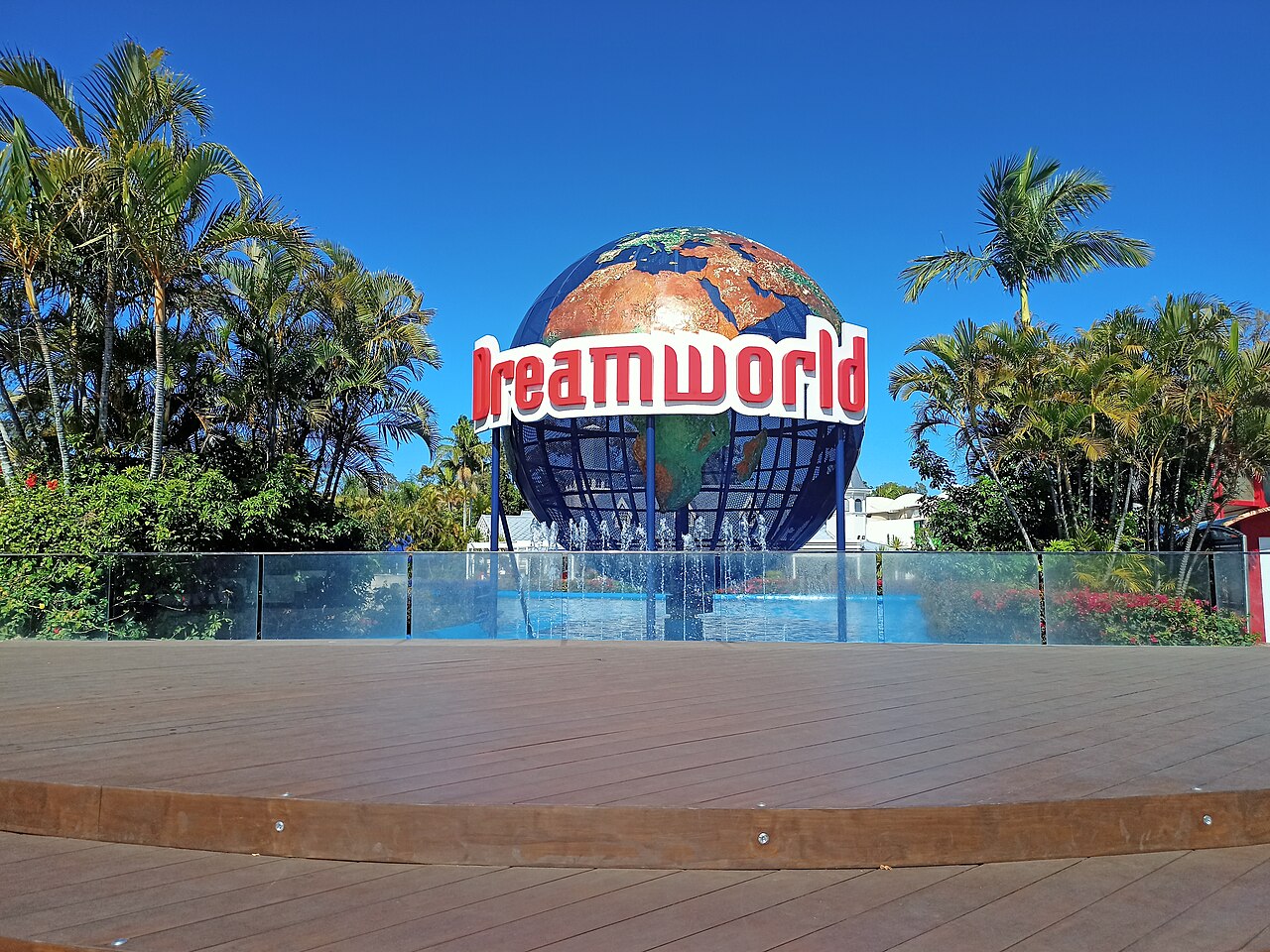 Dreamworld_Globe_October_2020.jpg