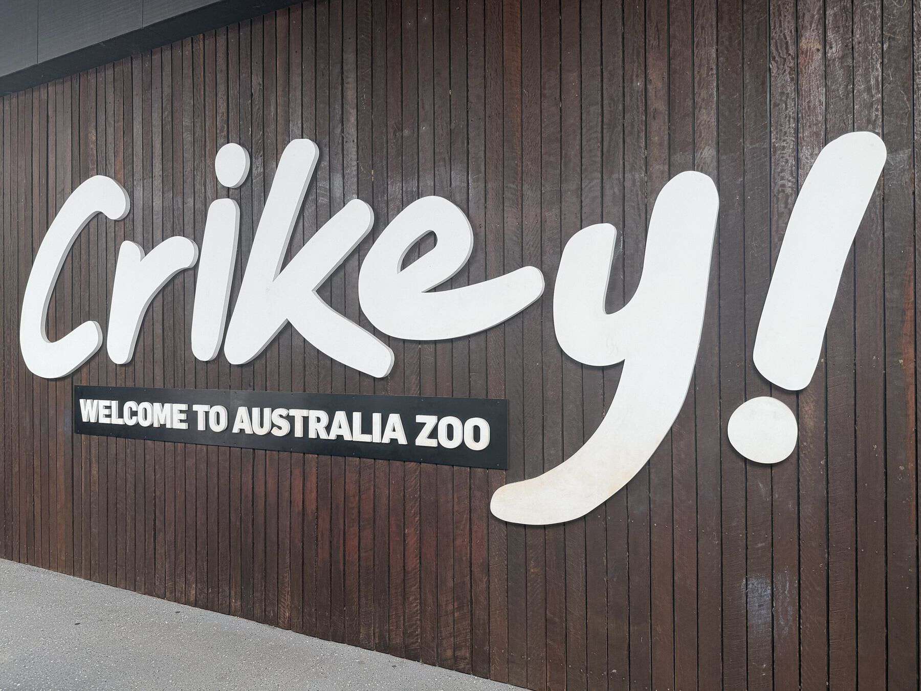 Crikey, Welcome to Australia Zoo sign at the zoo entrance