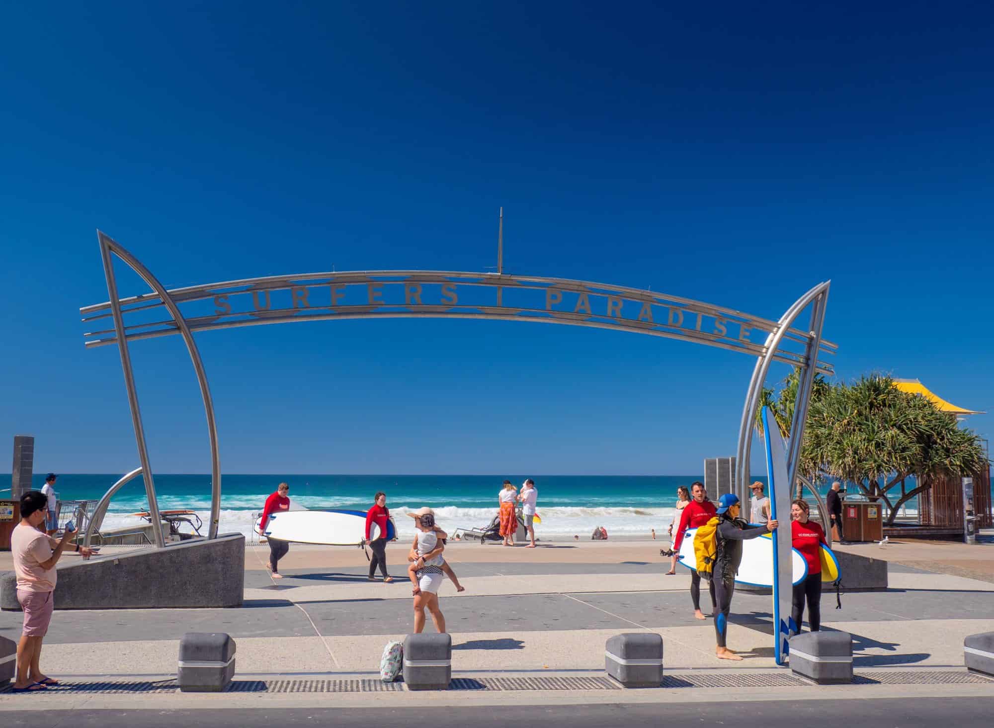 Brisbane Airport transfer to Surfers Paradise, Gold Coast